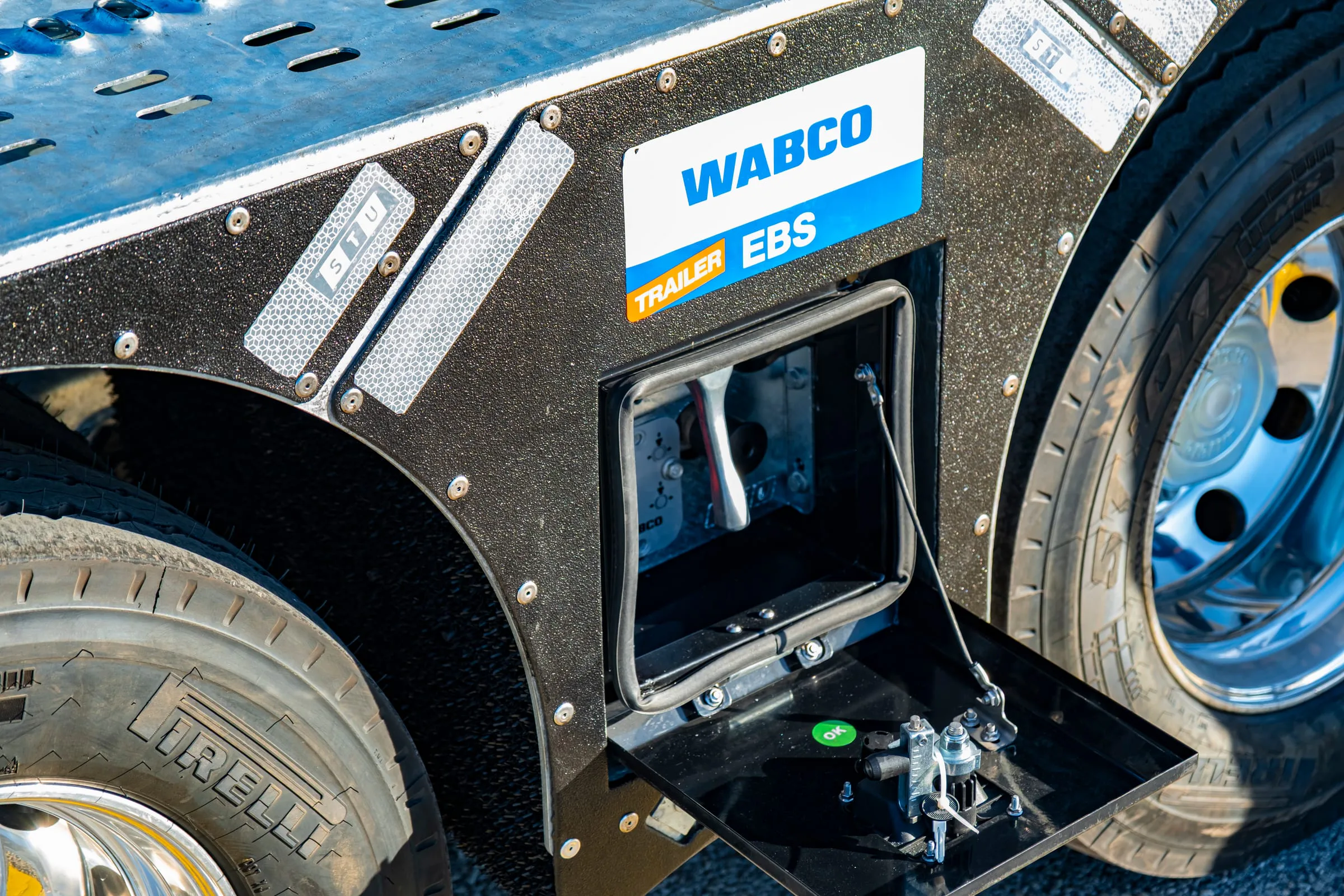 EBS Knorr-Bremse lub Wabco, elektroniczny układ hamulcowy