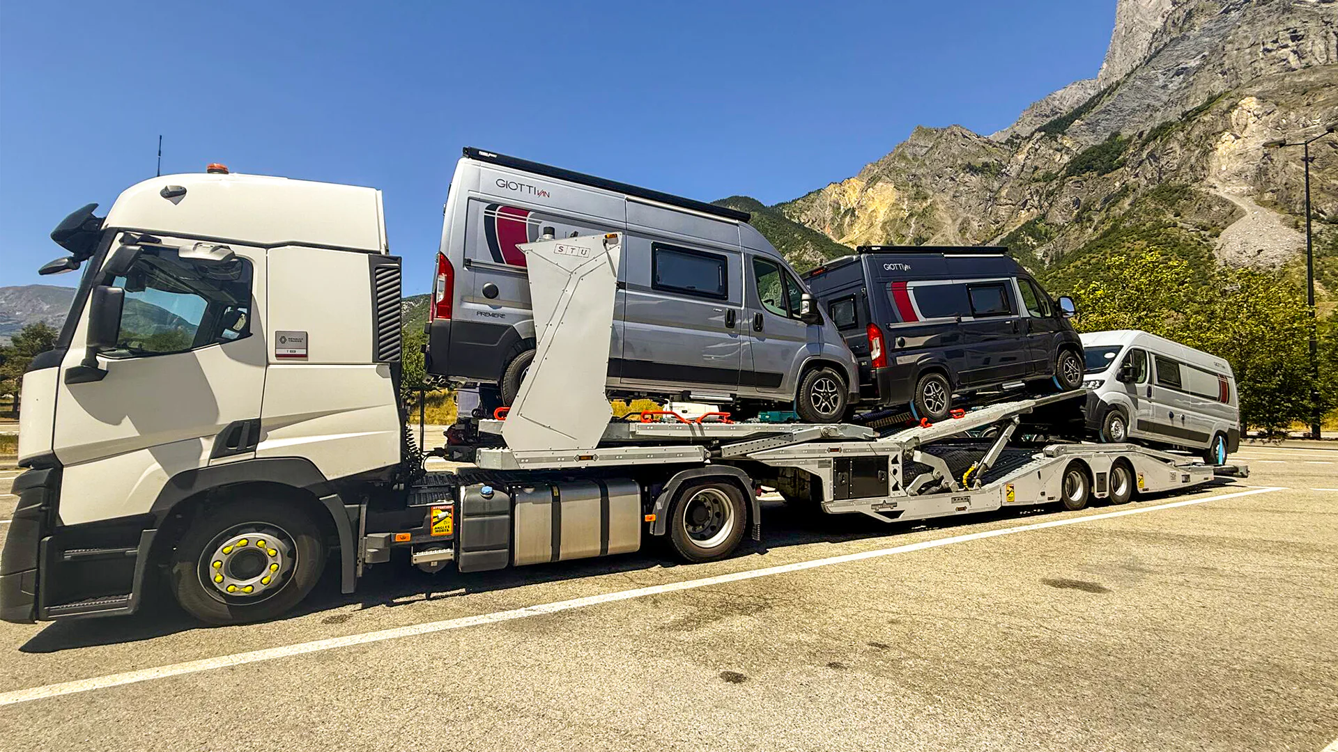 Widok z lotu ptaka — STU Trailers