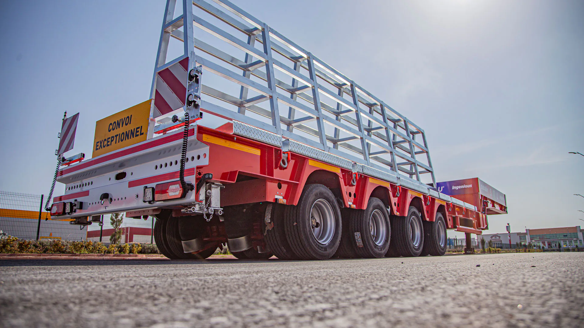 Special Superstructures on Lowbed Trailers