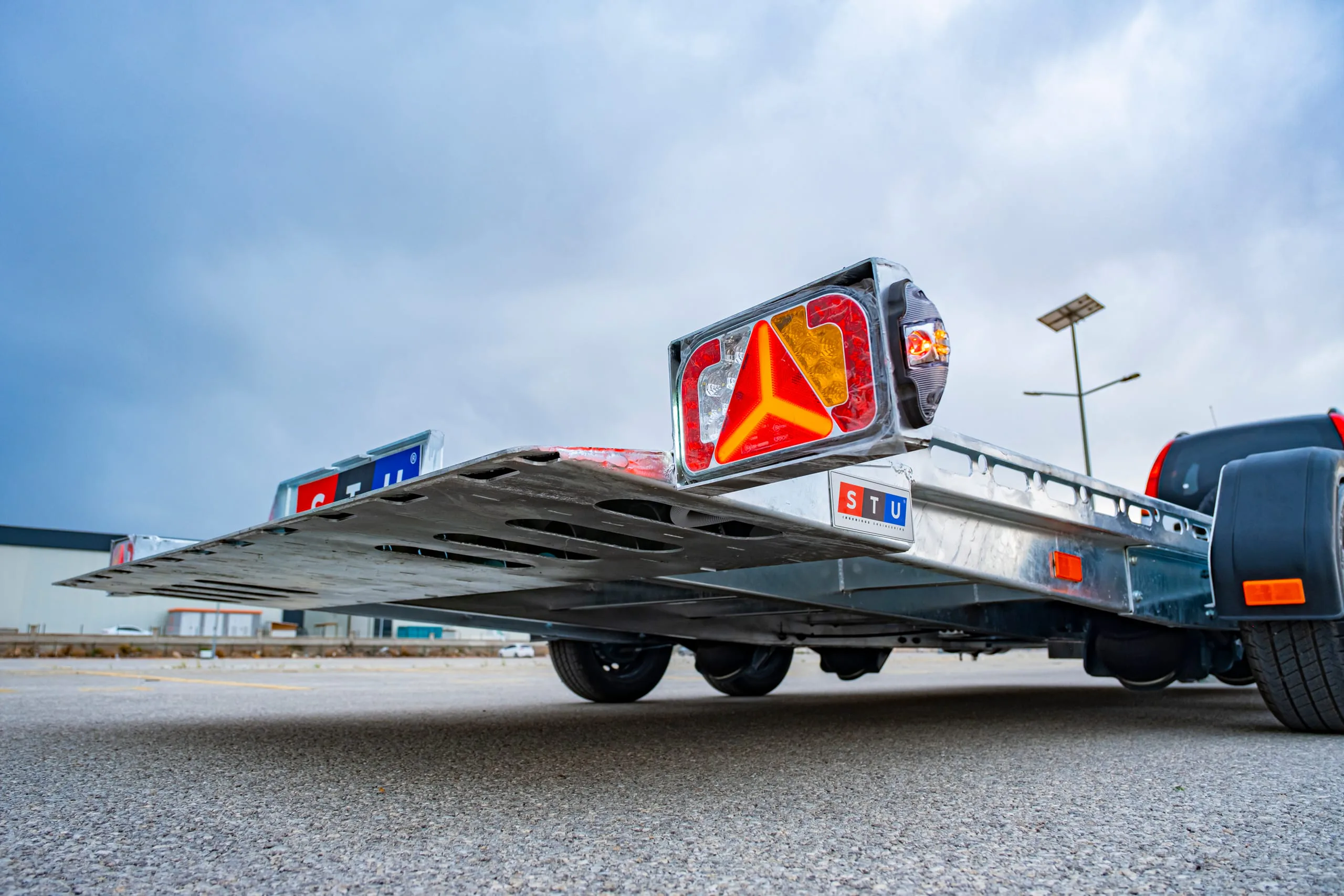 Lampy tylne — STU Trailers