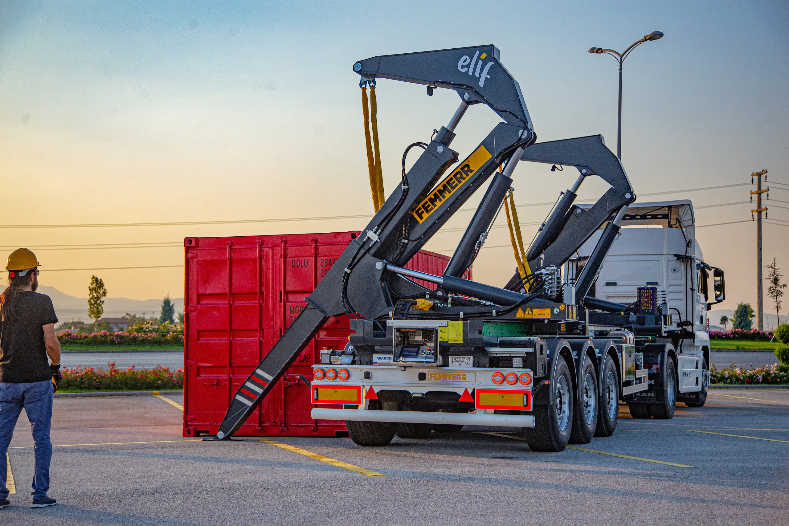 Semirremolque portacontenedores con carga lateral — STU Trailers