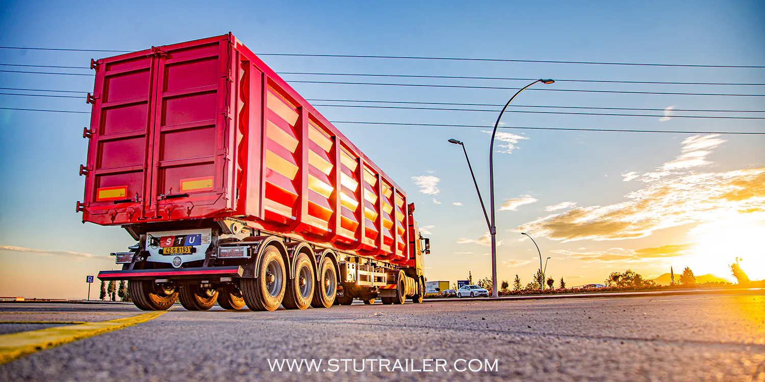 Rear Three Quarter View — STU Trailers